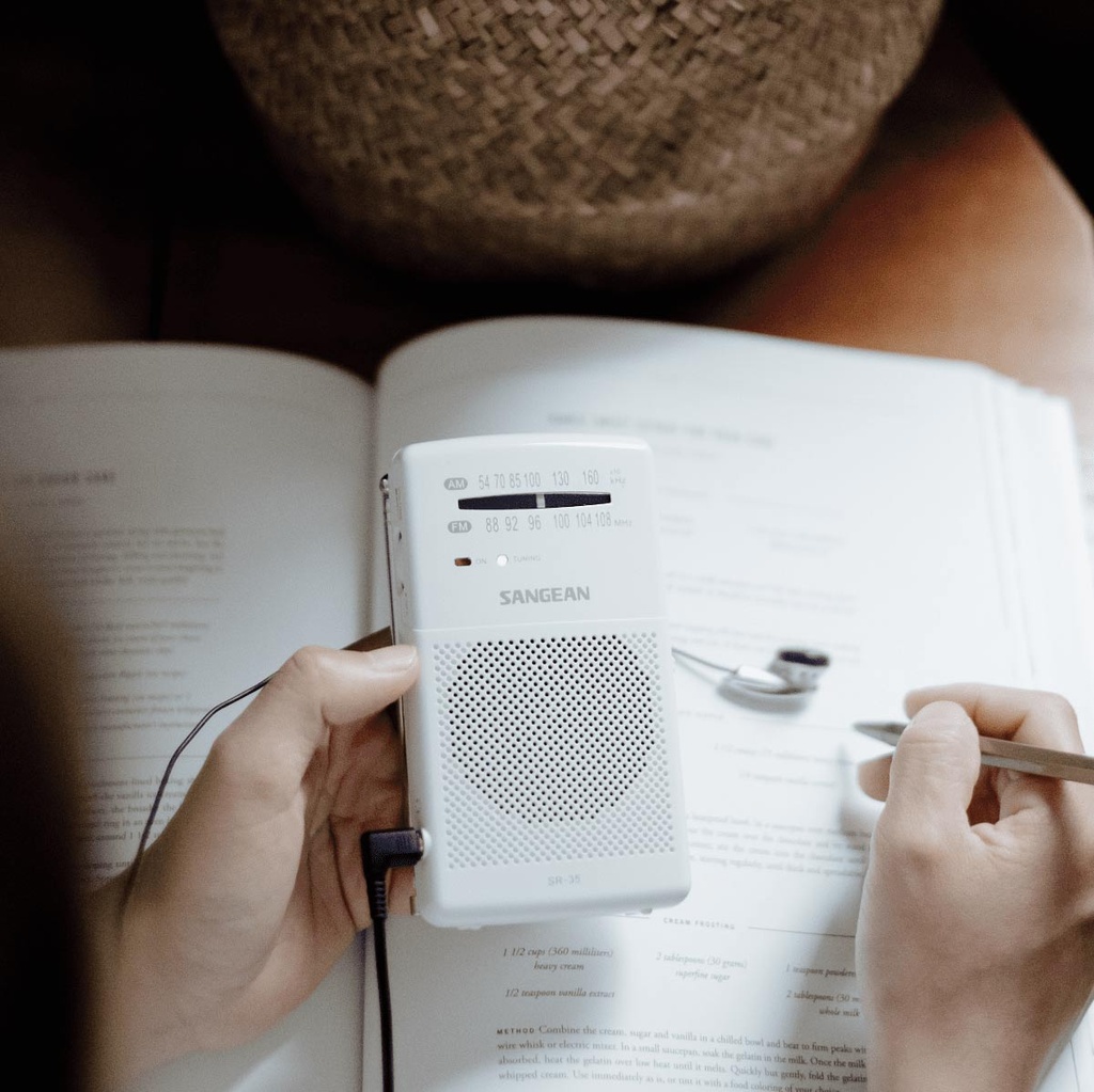 Sangean SR35 SR-35 - Radio Analógica FM/Am, Negro