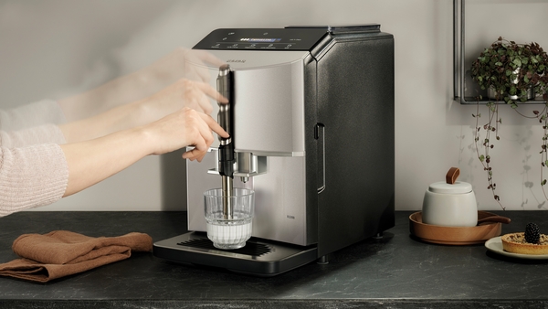 Siemens TF303E07, cafetera superautomática, EQ300, acero inoxidable metálico, depósito de agua extraíble
