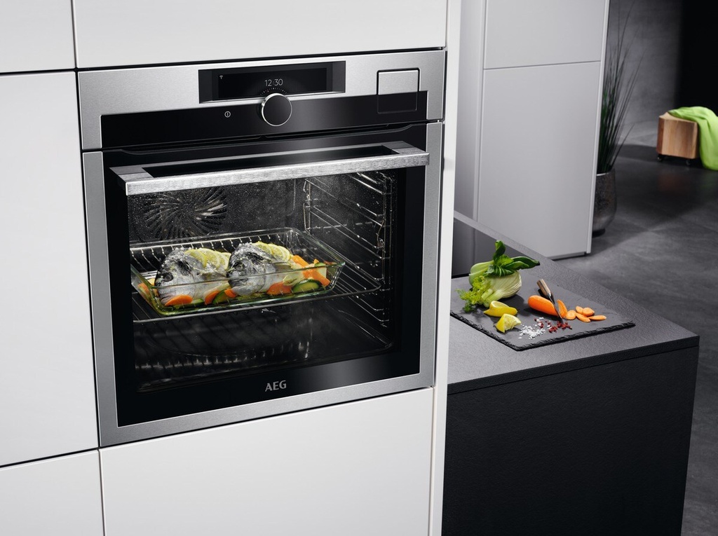 AEG BSE999330M, horno con vapor, SteamPro, Steamify, CookView, sonda térmica, serie 9000, clase A++