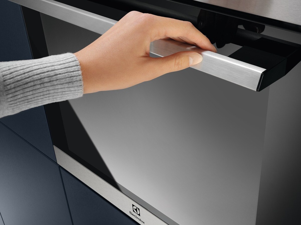 Electrolux EOF4P56X, horno pirolítico, 72l, 59x56x55cm, inox, clase A+