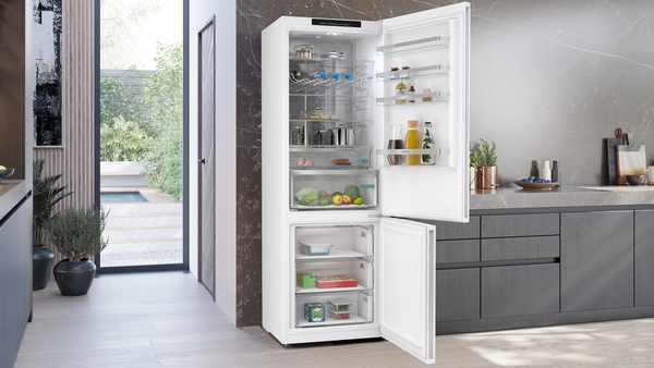 Siemens KG49NVWDG, frigorífico combinado de libre instalación, 203 x 70 cm, blanco, total noFrost, iQ300