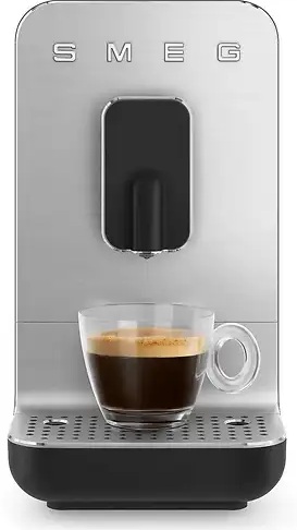 Smeg BCC11BLMEU, cafetera automática express, 19 bares de presión, molinillo integrado con 11 niveles de molienda, 4 especialidades de café, función de agua caliente, depósito de agua de 1,4 litros, negro