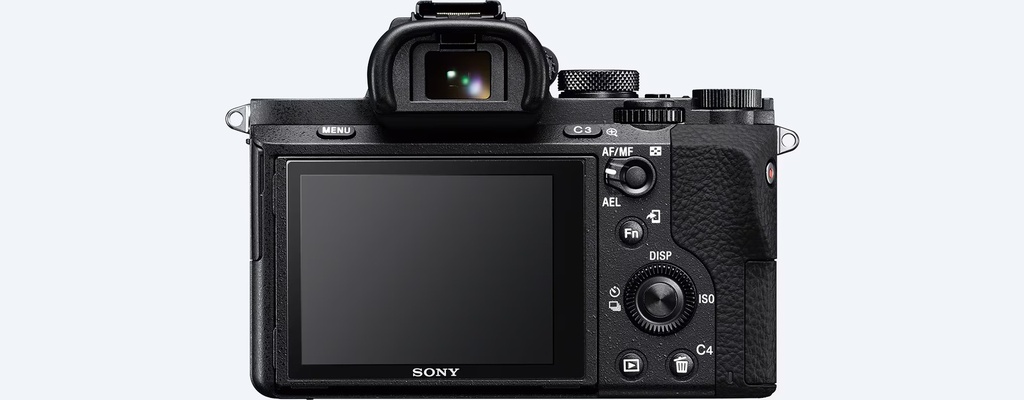 Cámara Sony Alpha 7 II con montura tipo E y sensor full-frame. Cuerpo + lente de zoom de 28-70 mm