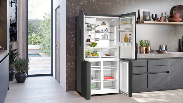Siemens KF96DPXEA, Frigorífico americano, dispensador con toma de agua, 4 puertas, No Frost, 183 x 90,5 cm, black Inox, iQ700