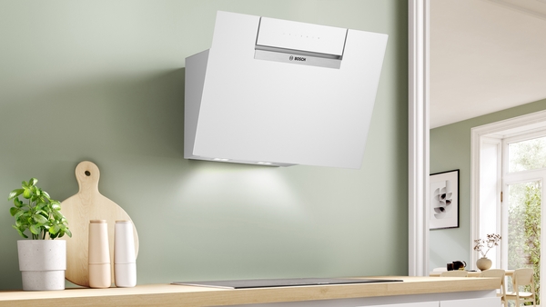 Bosch DWK67FN20, Campana decorativa inclinada, cristal blanco, serie 4