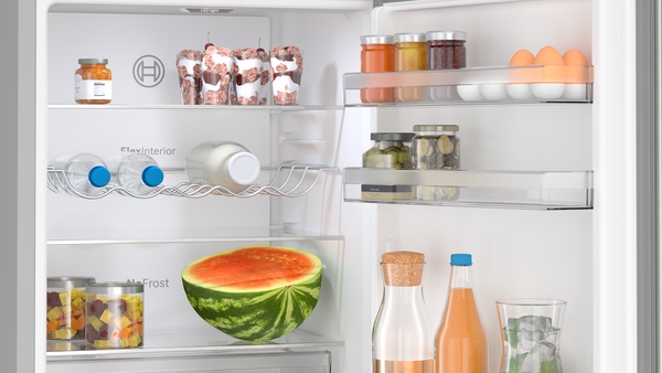Bosch KGN36VIBT, Frigorífico combi , 2 puertas, No Frost, 186 x 60 cm, Inox, Serie 4
