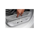 AEG TR838A4OBC, secadora con bomba de calor, libre instalación, 8 Kg, Serie 8000, 8 ciclos de secado, programa rápido, luz interior, WiFi, puerta XL